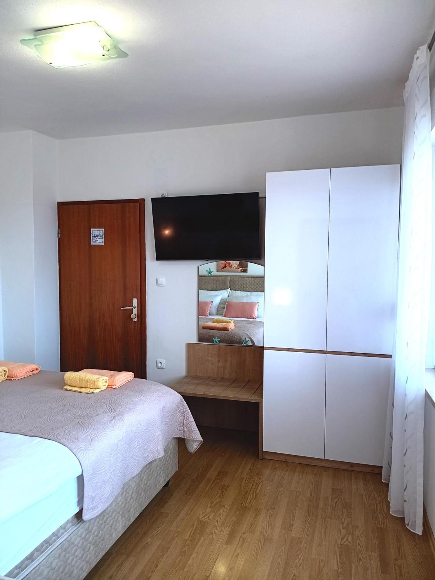 Apartmani Andrea Kornić Exterior foto